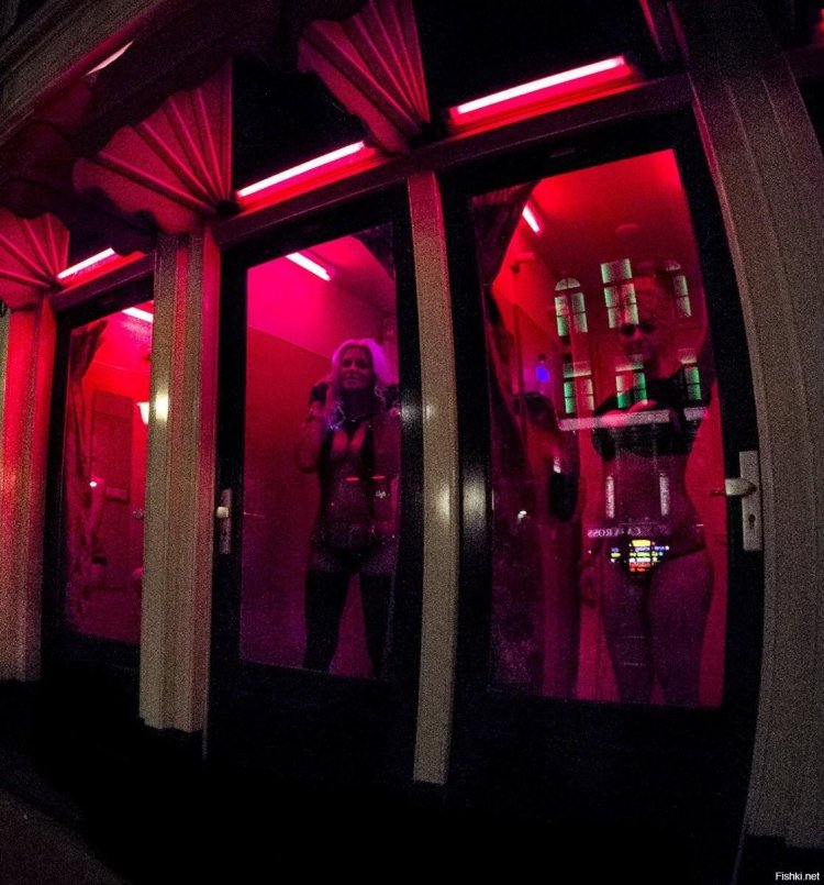 Holland Quarter Red Lights