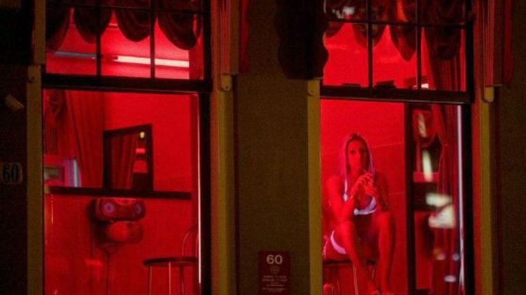 Red lamps in Amsterdam 18