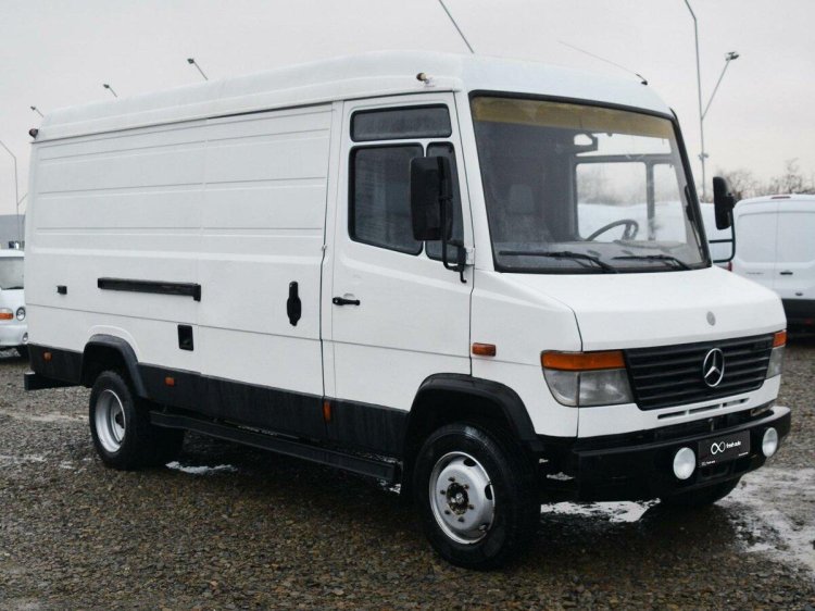 Mercedes Vario All -metal van