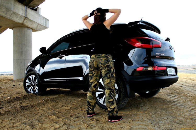 Brunette in Kiya Sports