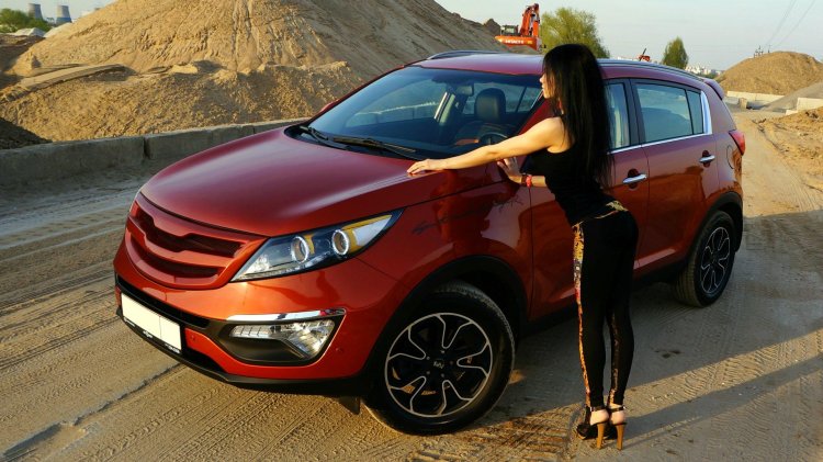 Kiya Sportage 3 Girl