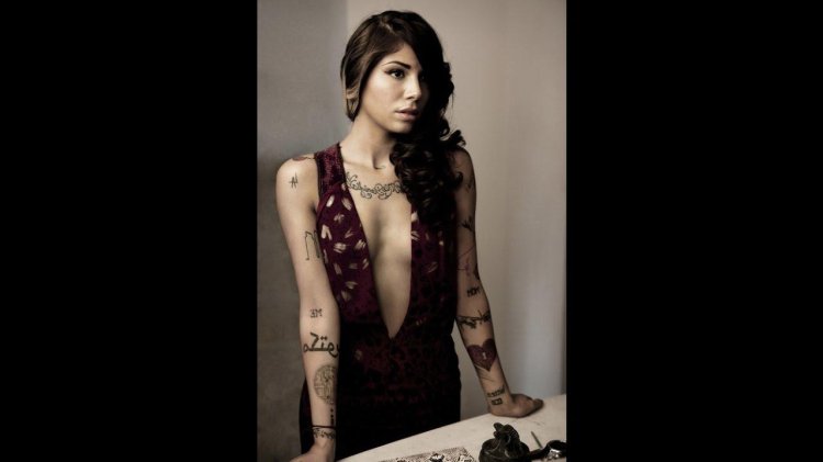 Arms Christina Perry