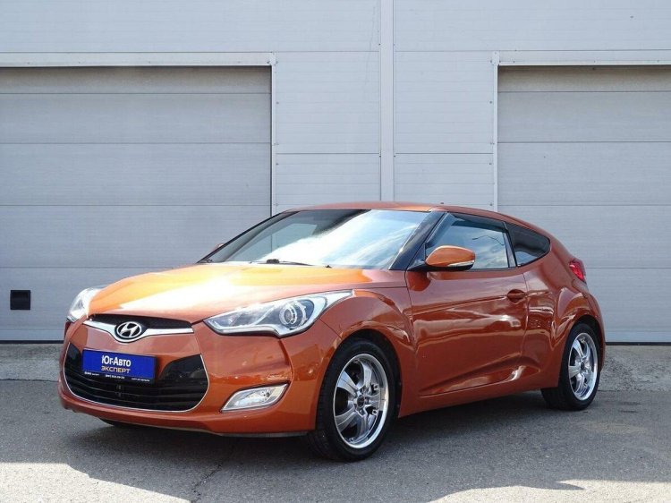 Hyundai hatchback cycling