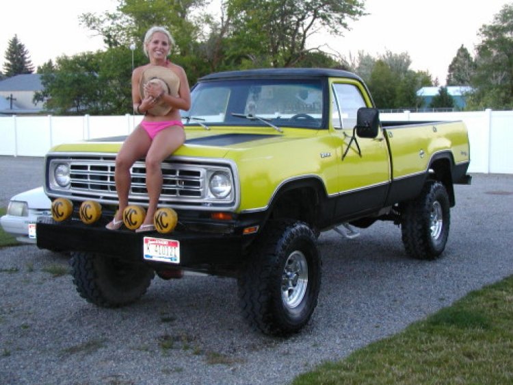 Dodge Ram 1975