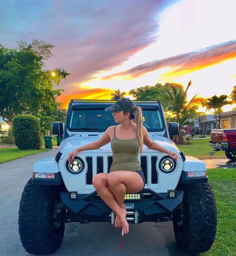 Jeep Wrangler Girls