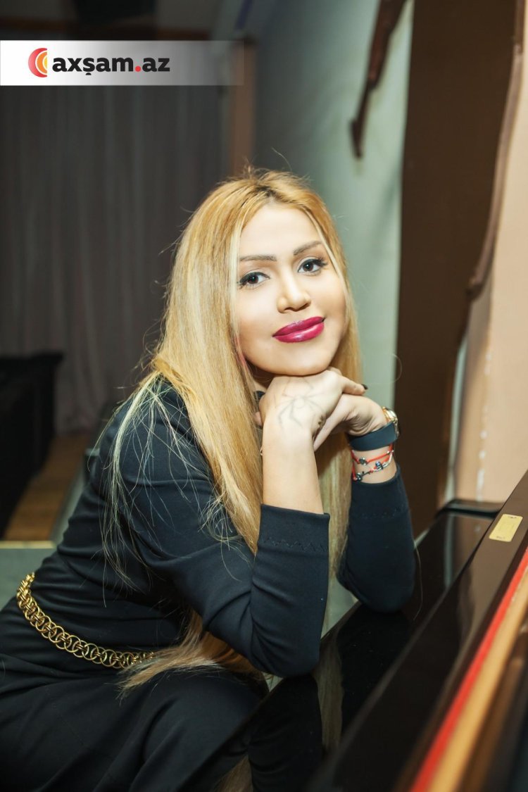 Raksana Ismailova singer