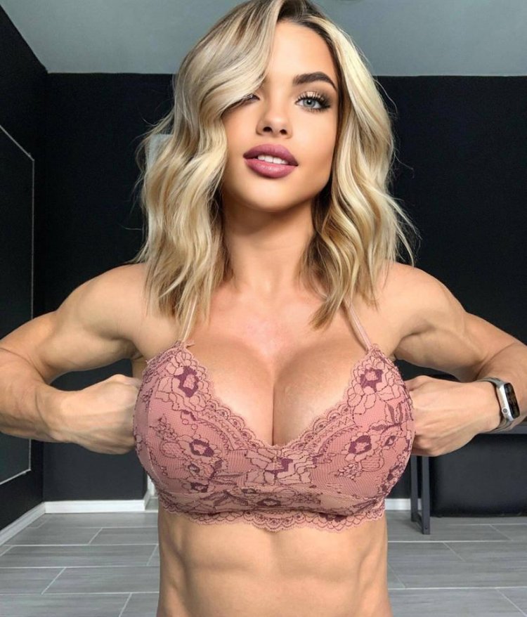 Renee Jewett Fitness photo boobs