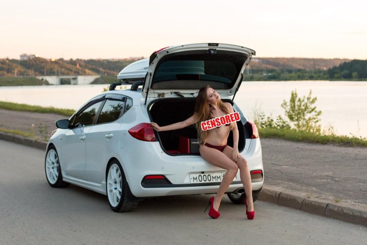 Kia CEED with a trailer