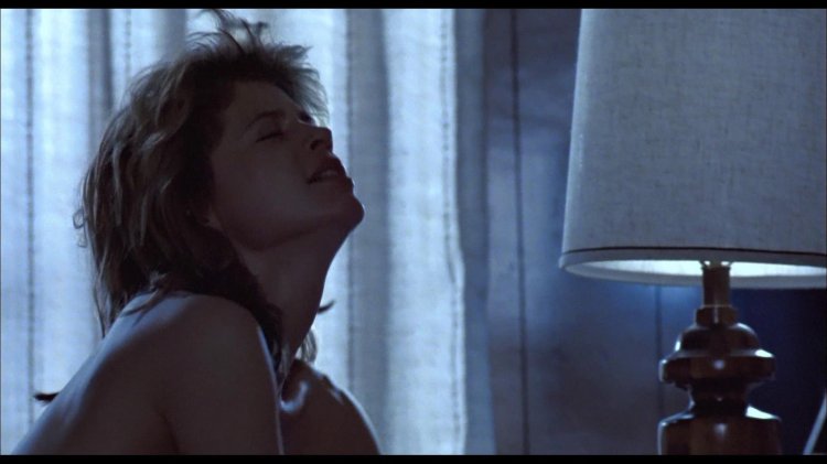 Tits Linda Hamilton 1984