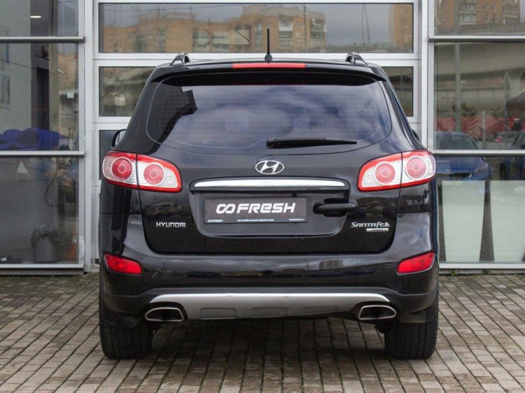 Protection of the rear bumper Hyundai Santa Fe 2020