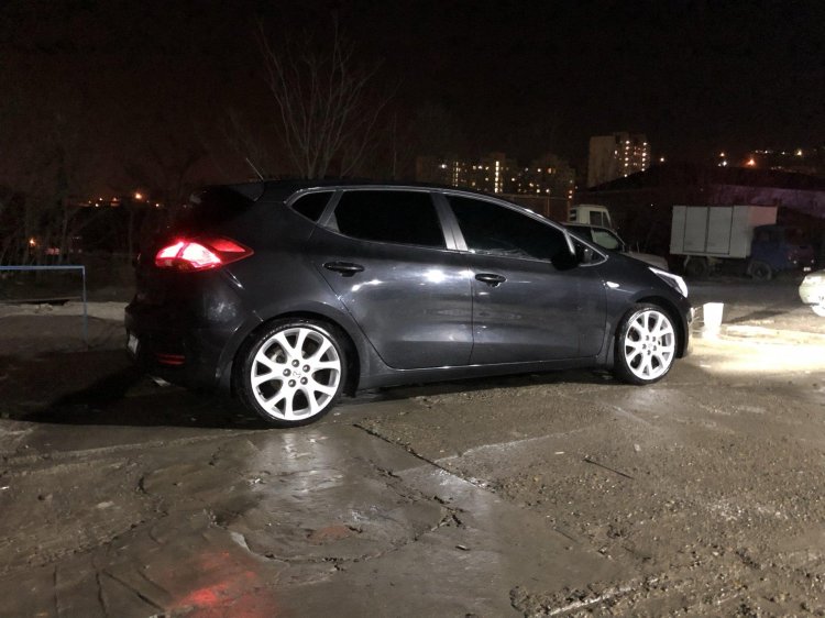 Kia Ceed 2 r18