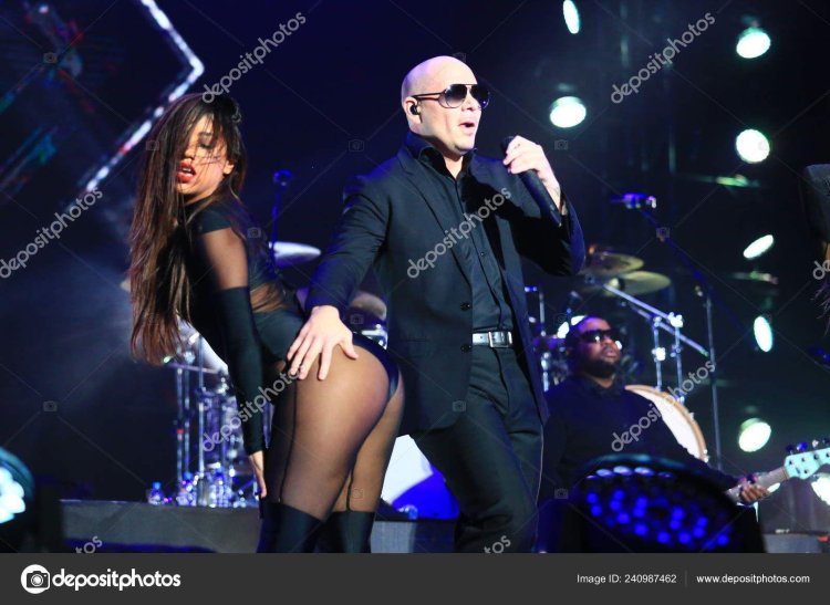 Pitbul singer and Jennifer Lopez