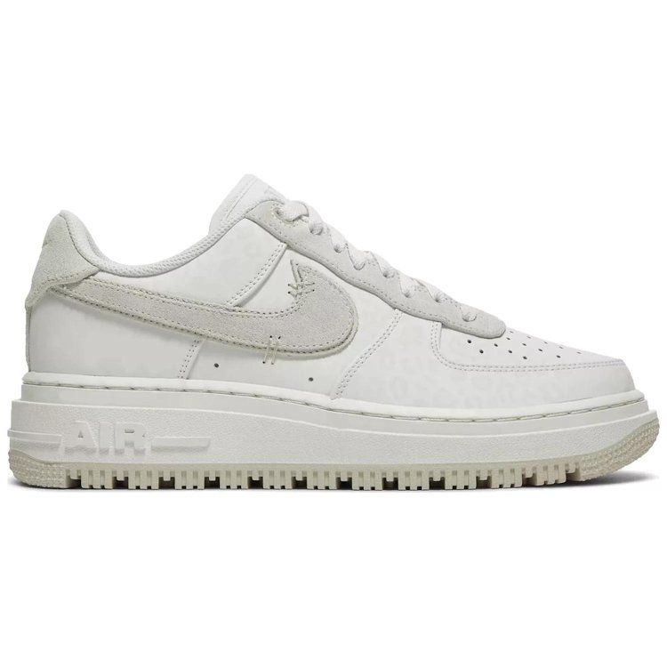 Nike Air Force 1 Luxe