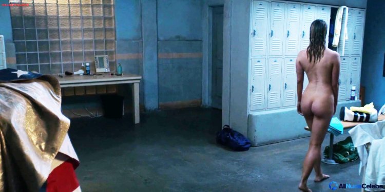 Actress Betty Gilpin Nude