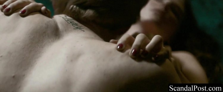 Ruby o Fee bed scenes