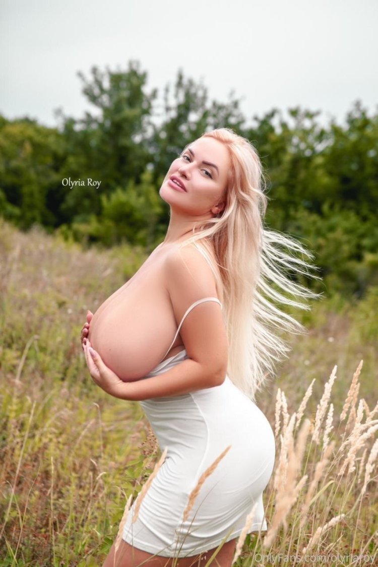 Olyria Roy Oliria Onlyfans nude