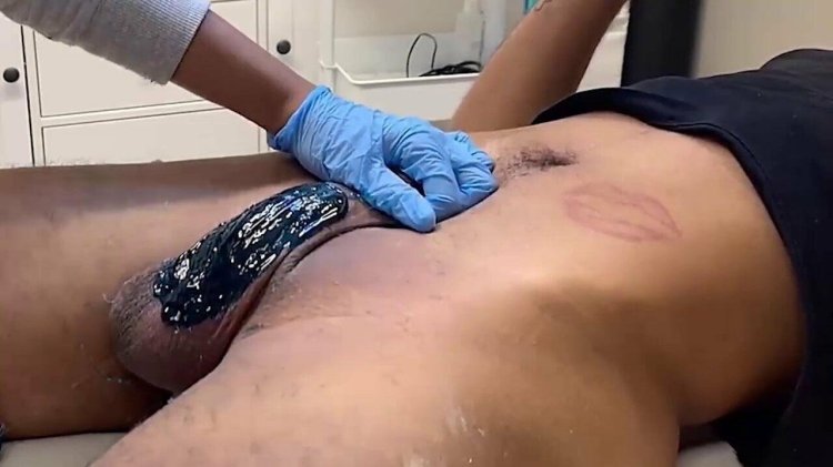 Female Brazilian - FIRST TIME GETTING WAXED