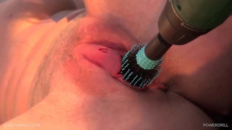 Queensnake BDSM sat on Yershik