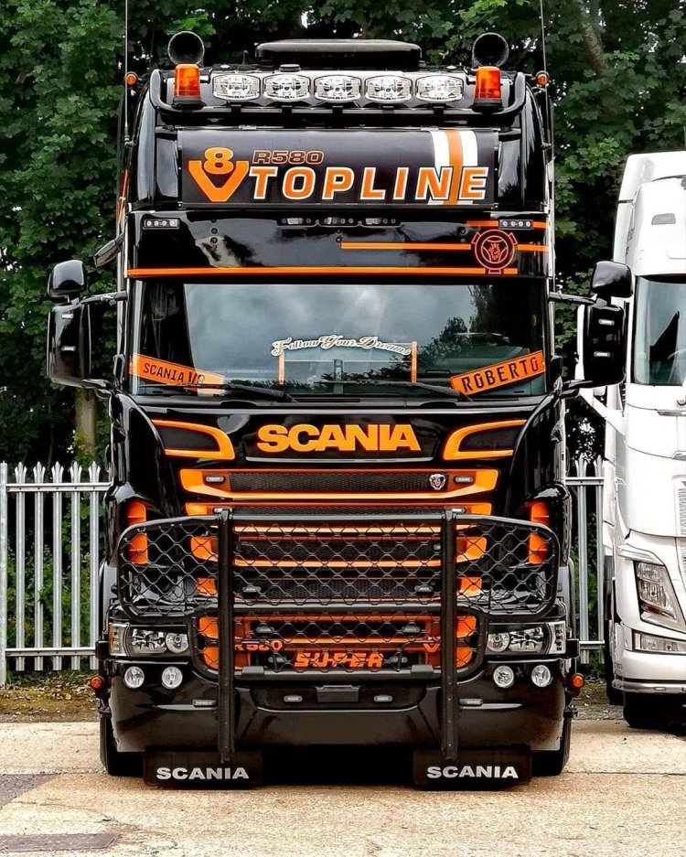 Skania trucks Scania and Girls
