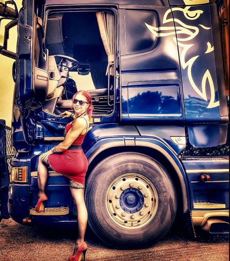 Lisa Kelly Tmbyatchik