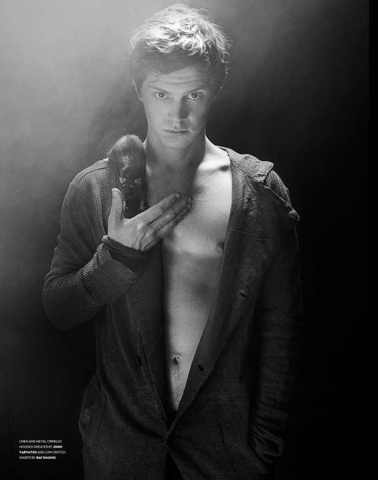 Evan Peters