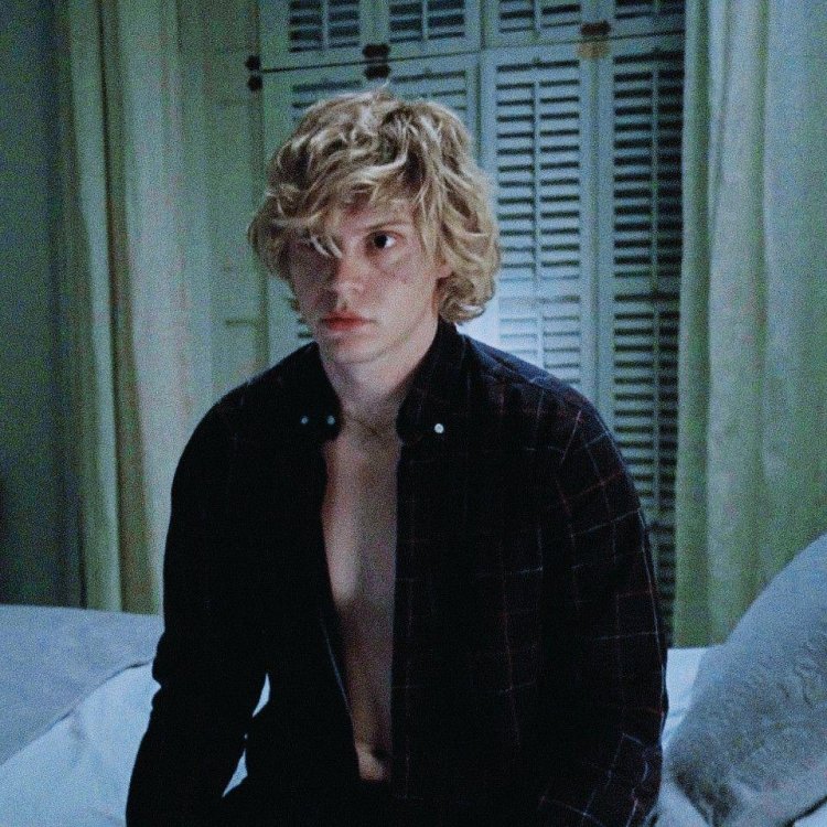 Evan Peters AIU