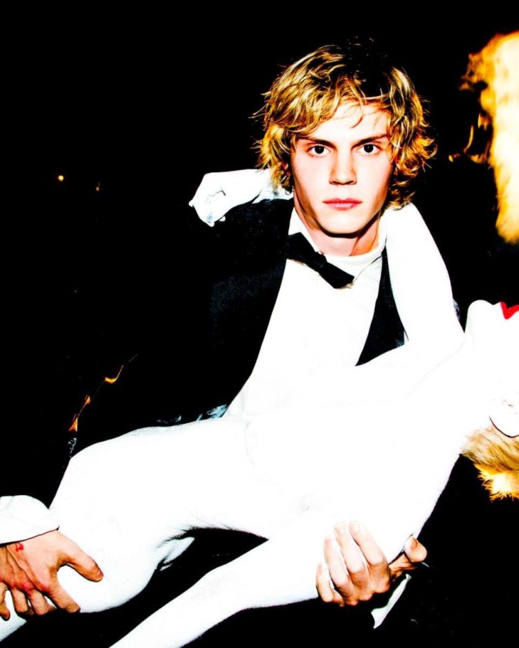 Evan Peters
