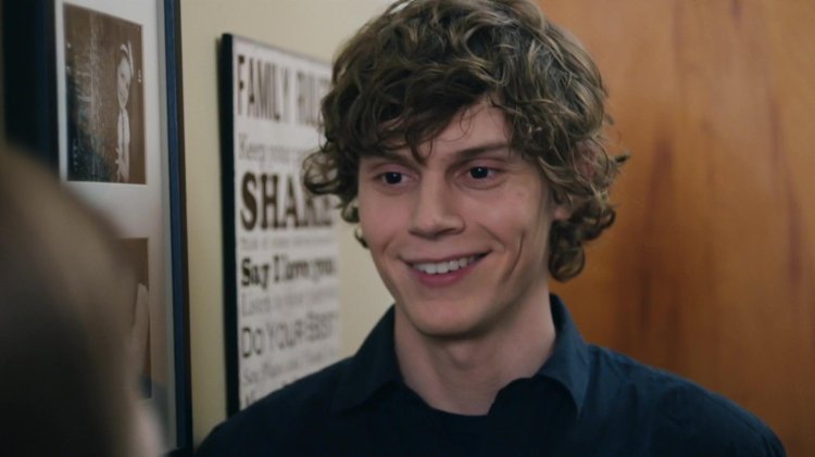 Evan Peters