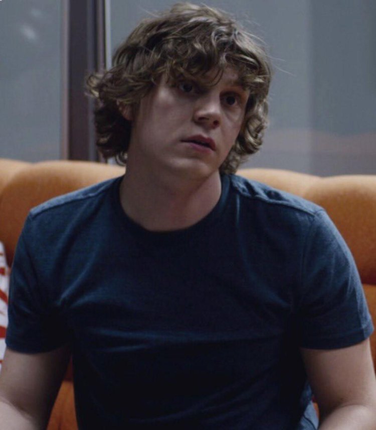 Evan Peters