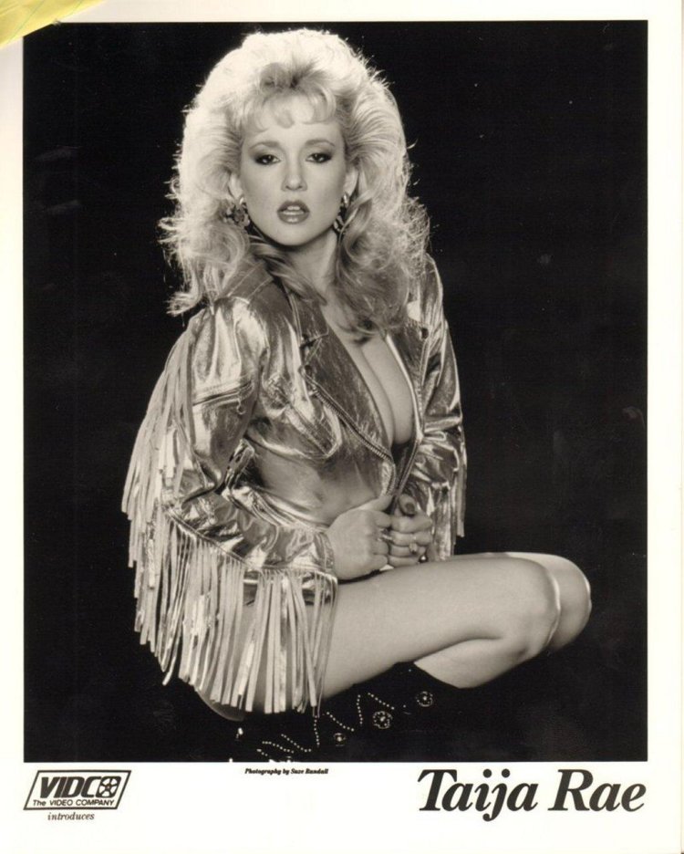 Taija Rae in stockings