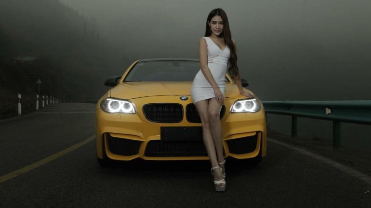 Bmw E90 with a girl