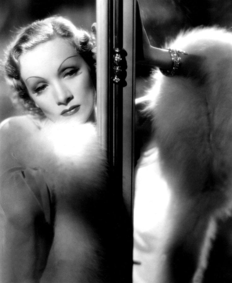 Dietrich 1939 Marlene naked