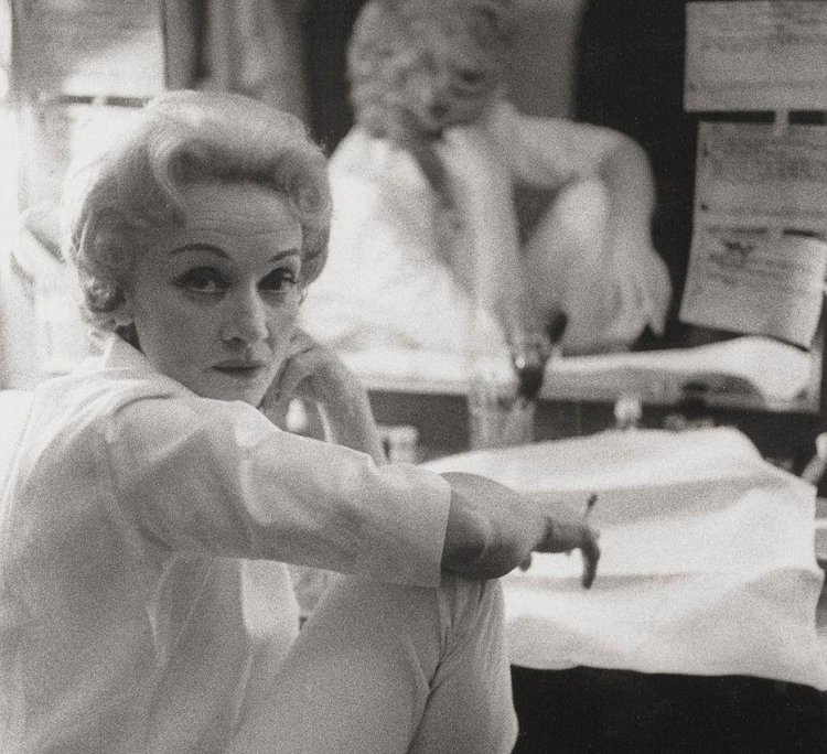 Marlene Dietrich in Kabar
