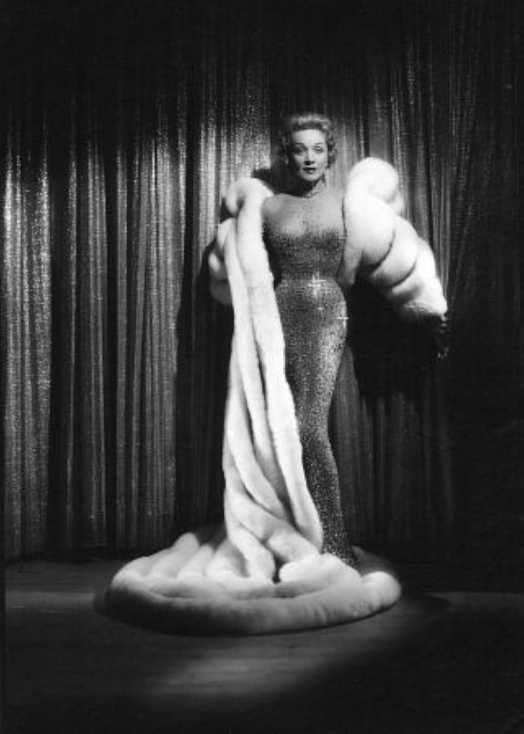 Marlene Dietrich photo naked