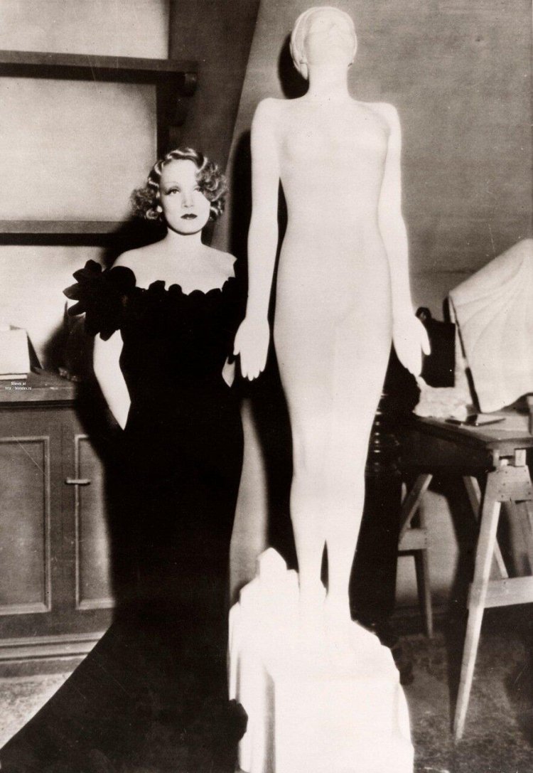 Marlene Dietrich naked dress