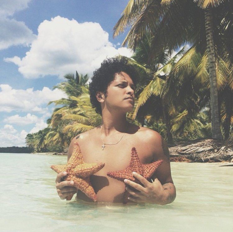 Bruno Mars Naked