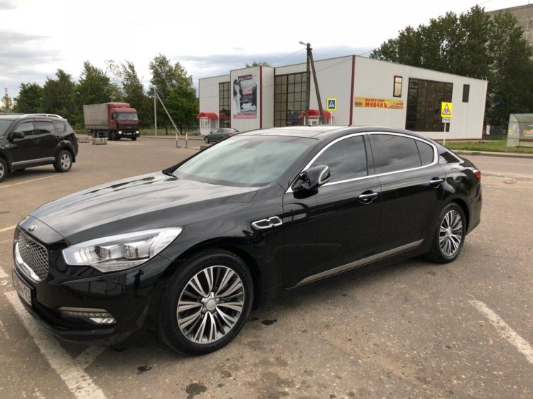 Kia quoris 2013 black