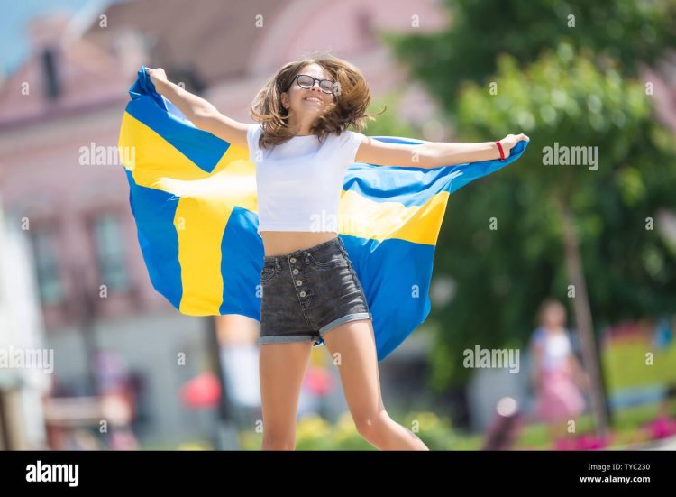 A person with the flag of Sweden