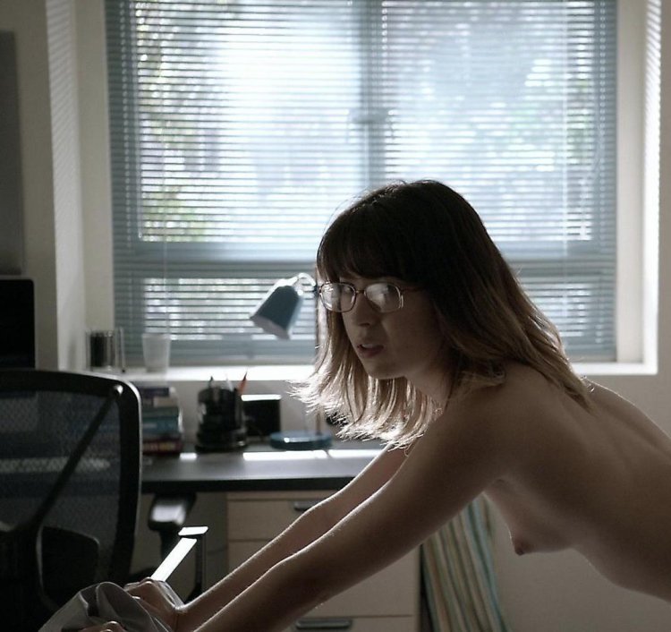 Nicole Bloom shameless