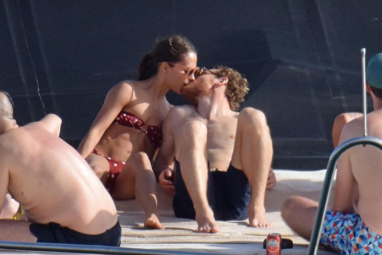 Alicia Vikander 18 Photo