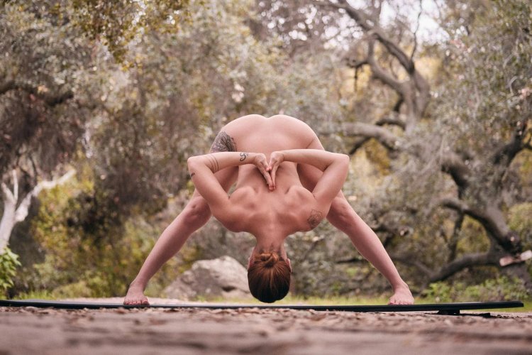 Extreme naked yoga
