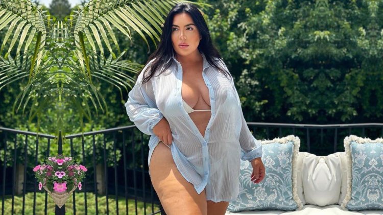 Nicole Nurko Model Plus