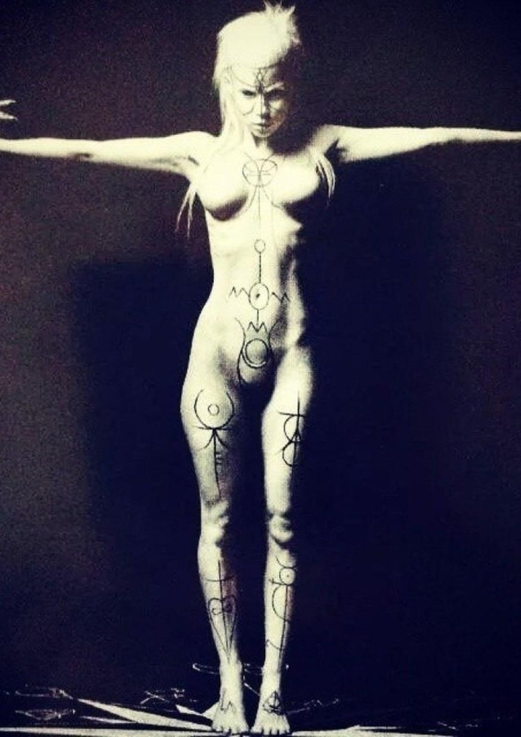 Yolandi Fisser Erotic photo shoots