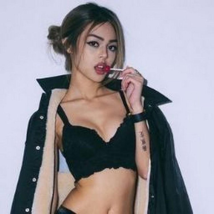 Lily Maimak in Lower underwear