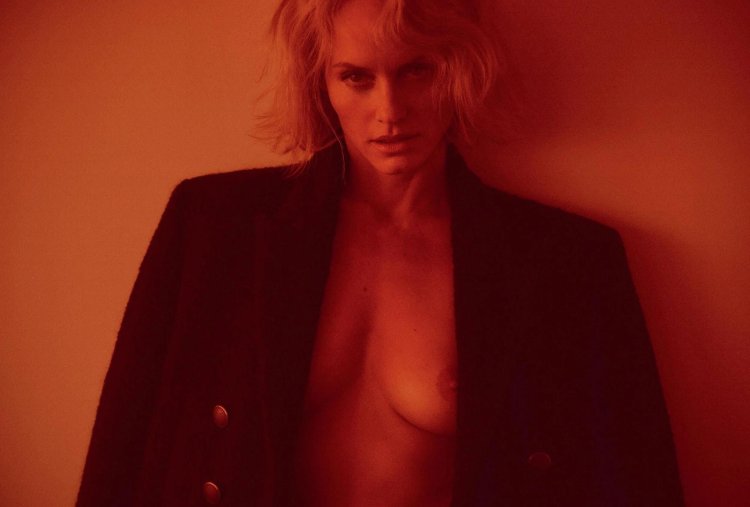 Amber Valletta photo nude