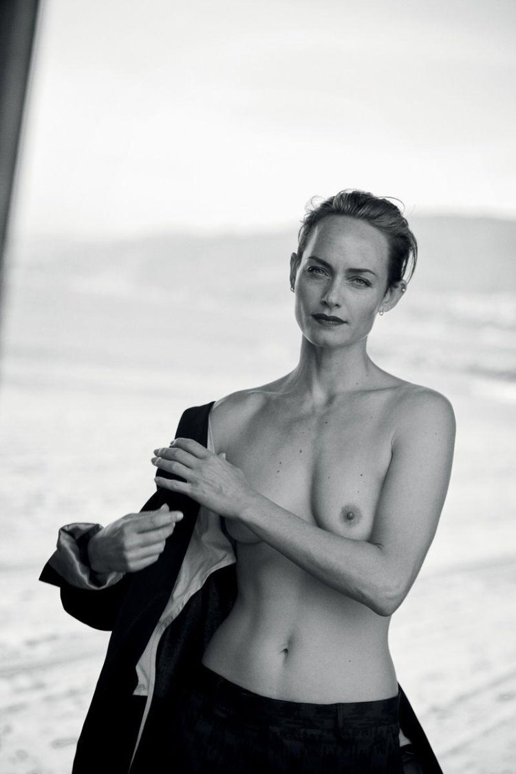 Amber Valletta