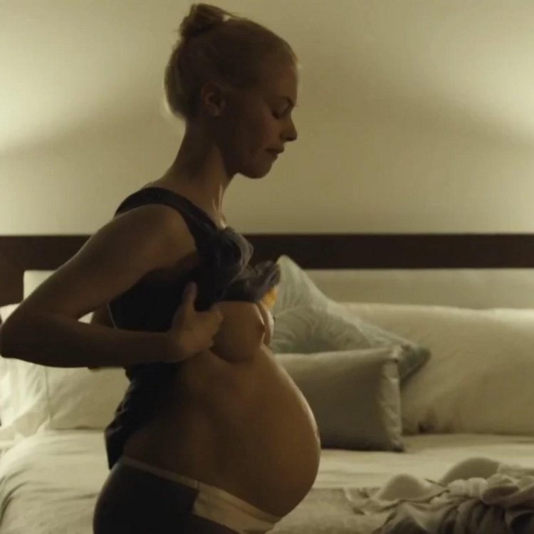 Sarah Gadon naked pregnant