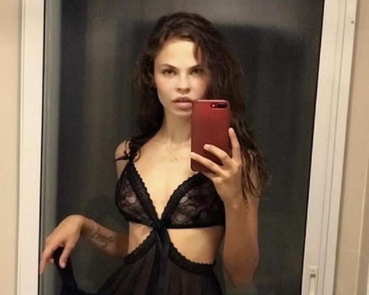 Anastasia Vashukevich fish nude