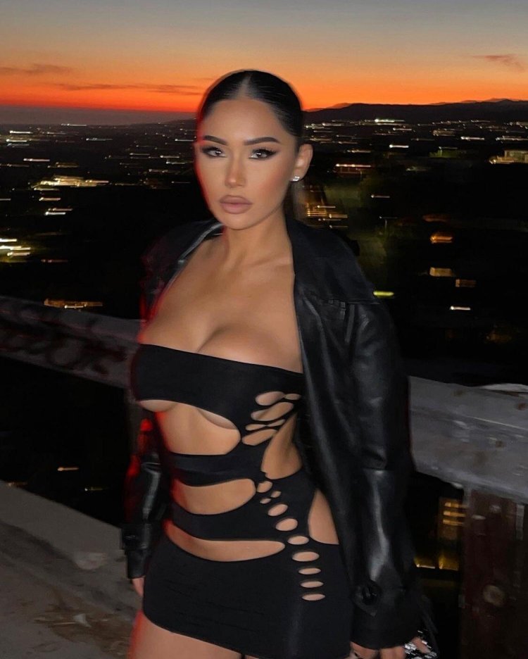 Janet Guzman Topless