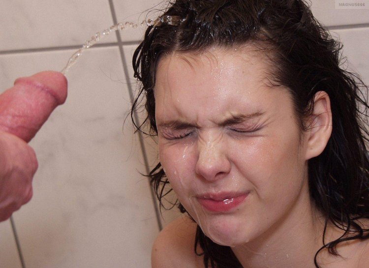 Pissing in amateur mouth